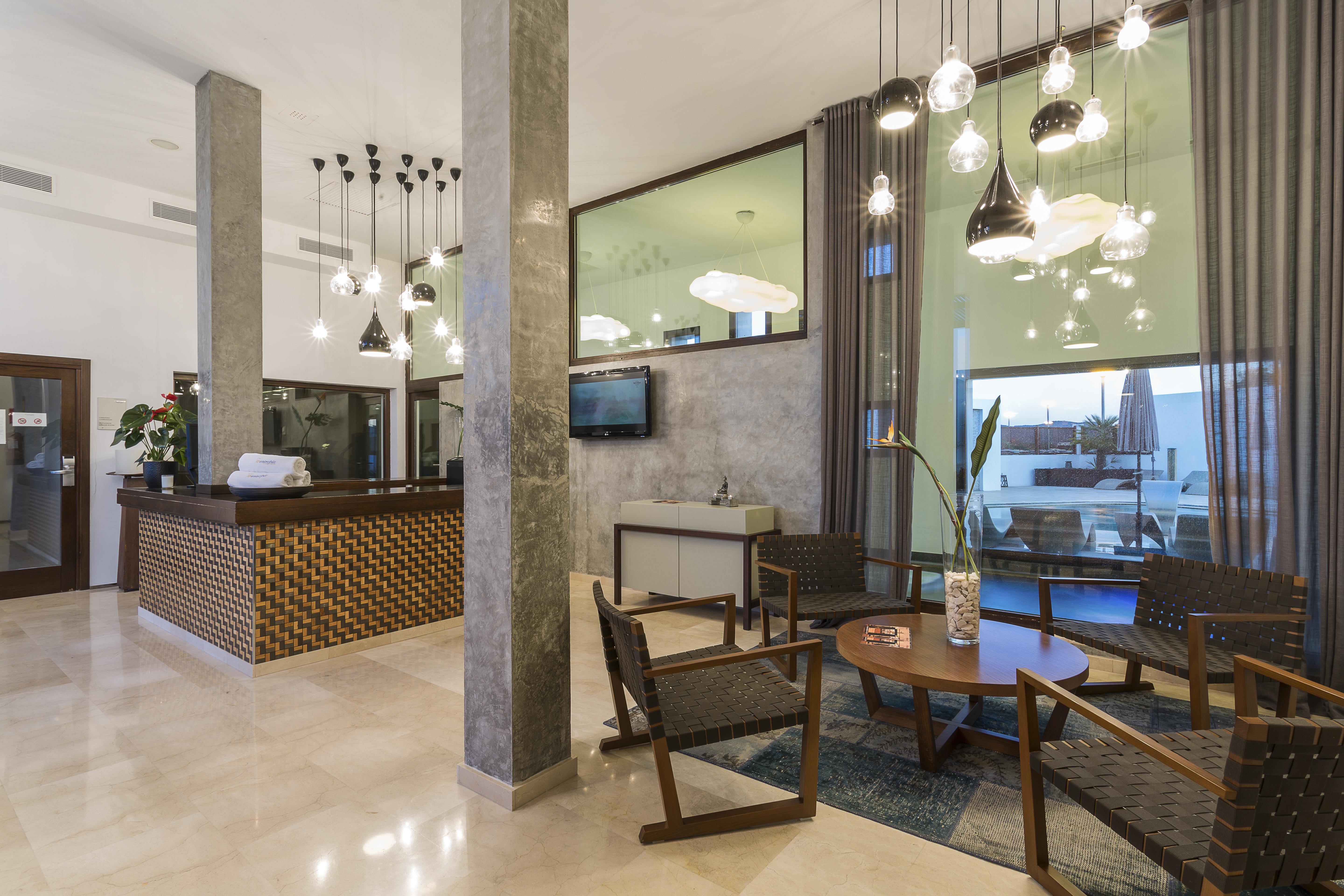 Grand Palladium White Island Resort & Spa Playa d'en Bossa Esterno foto Lobby