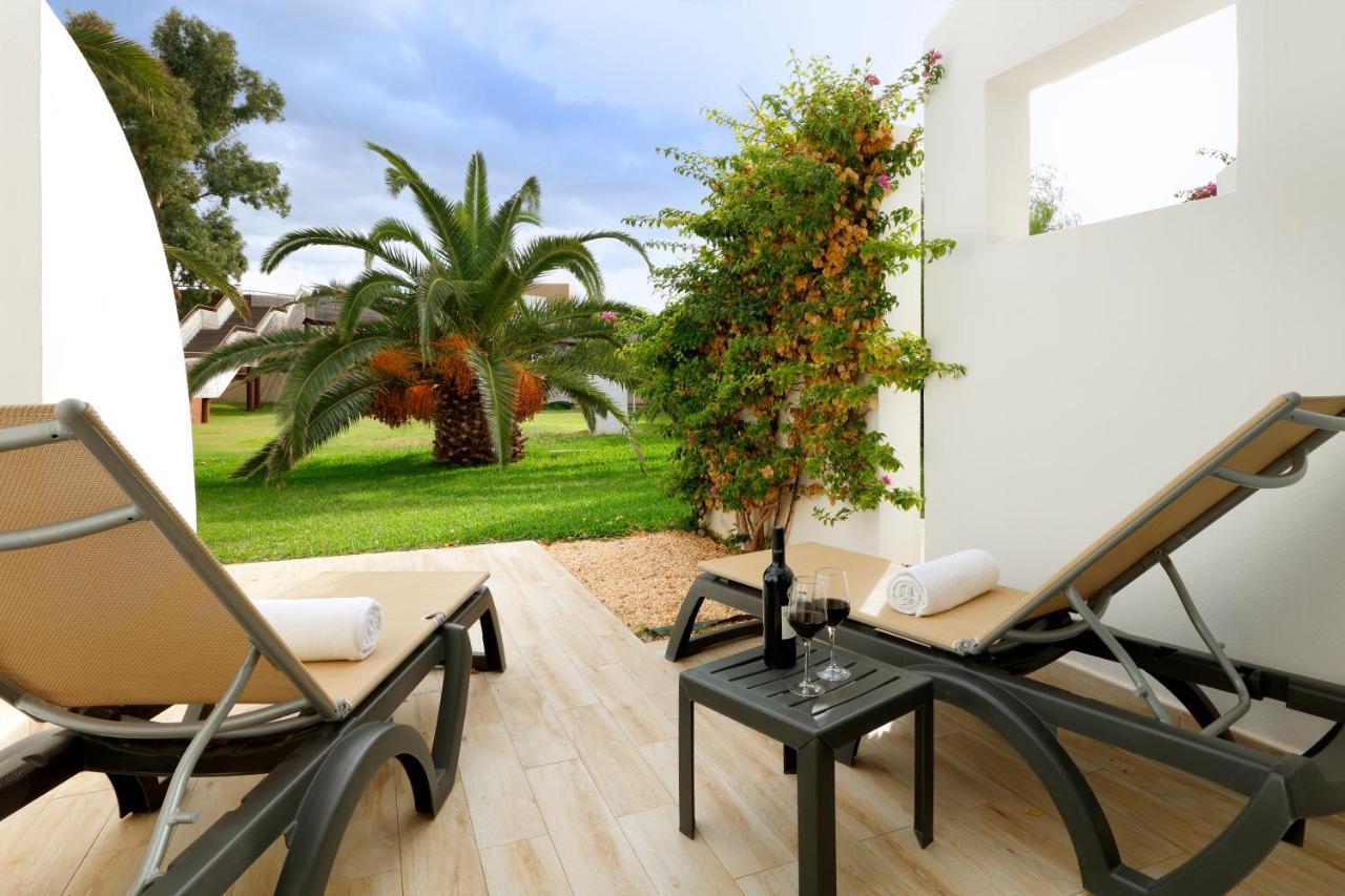 Grand Palladium White Island Resort & Spa Playa d'en Bossa Esterno foto A view from a room at the hotel
