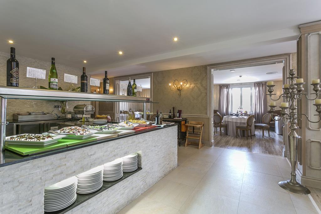 Grand Palladium White Island Resort & Spa Playa d'en Bossa Esterno foto Restaurant