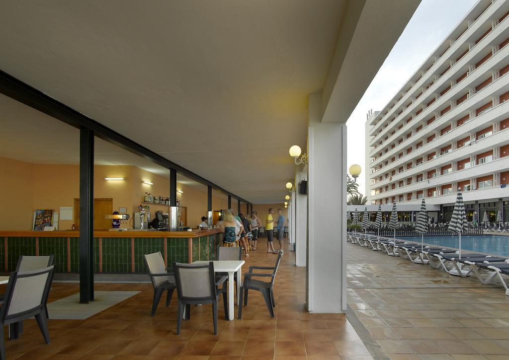 Grand Palladium White Island Resort & Spa Playa d'en Bossa Esterno foto